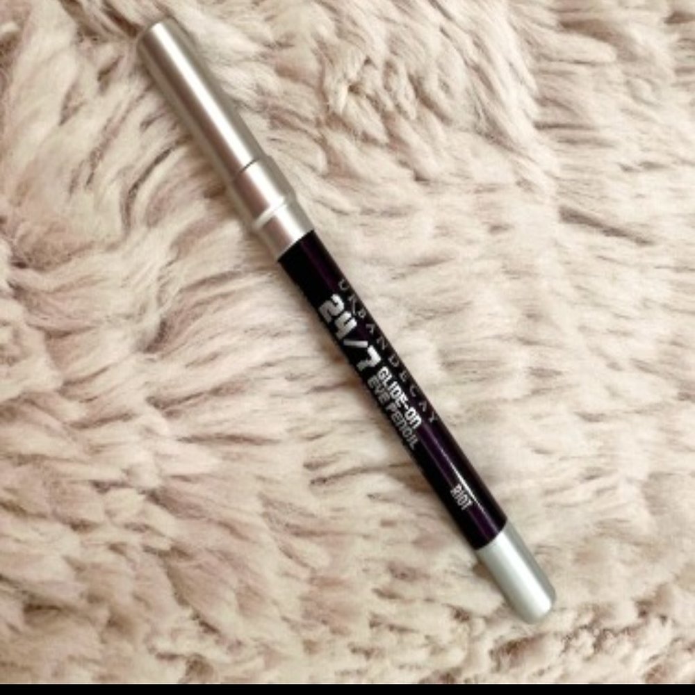 3 for $9 ::Brand New Urban Decay 24/7 Glide On Eye Pencils in Riot